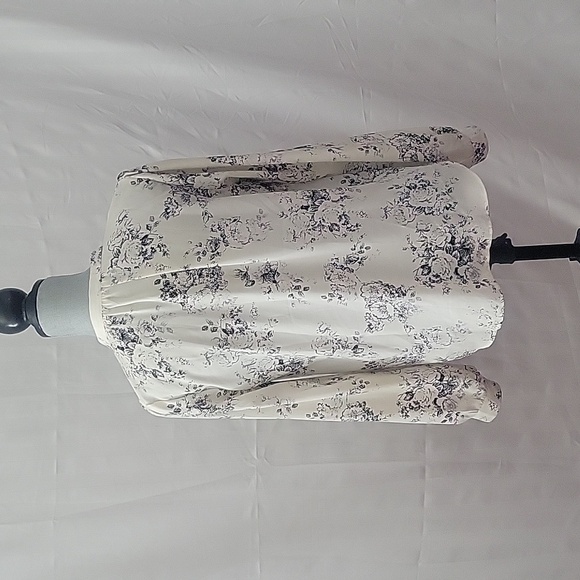 LUSH Woman V-Neck With Button Collar Black & Beige Floral Blouse, Size: S - Picture 5 of 10